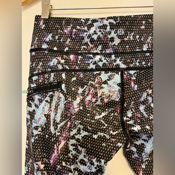 Lululemon Run Full On Luxtreme Cropped Leggings Size 8 - Picture 4 of 10